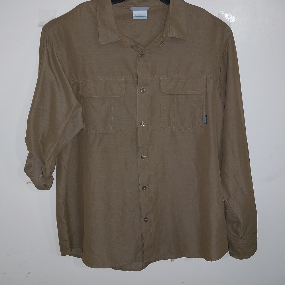COLUMBIA Men's Shirt Size L Tan Elegant Formal  Shirt Short-Sleveeves